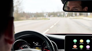 Wie eine  Kamera im Auto für mehr Sicherheit sorgen soll