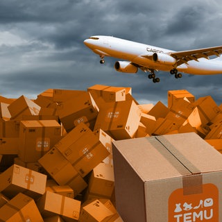 Orangene Pakete mit Temu-Schriftzug stapeln sich zum Himmel, darüber Flugzeug. Was ist das Problem mit Temu? Wie gut und sicher sind die Produkte?