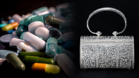 Schwarzer Hintergrund: Links Medikamente, rechts funkelnde Handtasche 