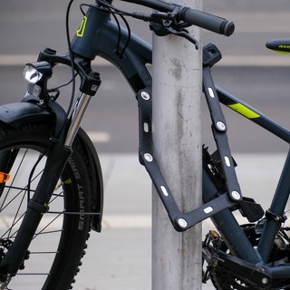 Der ADFC rät dazu, Fahrräder mit zwei unterschiedlichen Schlosstypen zu sichern.