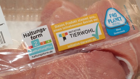 Stiftung Warentest hat 14 Putenschnitzel im Labor geprüft. 