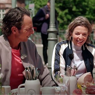 Die Tricks mit Brot und Brötchen: Moderatoren Jo Hiller und Anna Planken