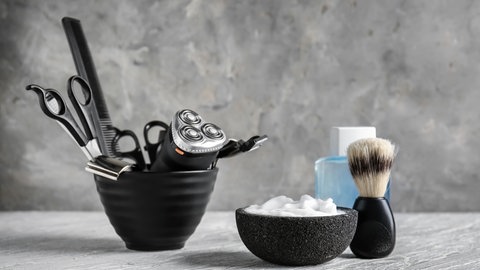 Zubehör zum Rasieren, Rasierschaum, Rasierpinsel, Rasierer