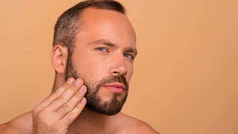 Mann mit Vollbart