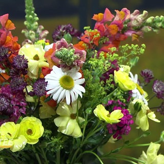 Sommersträußchen mit Wiesenblumencharakter