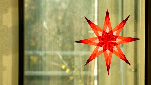Weihnachtsdeko im Fenster