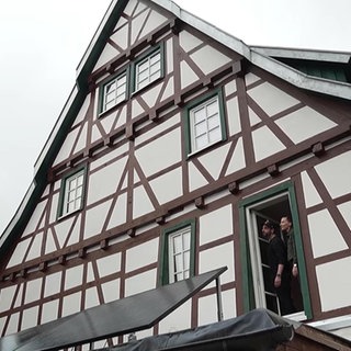 Heruntergekommenes Wohnhaus wurde wachgeküsst