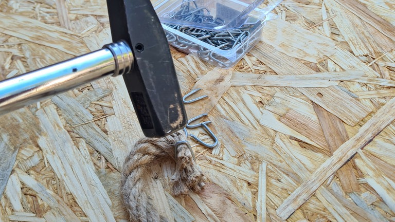 So wird aus alten Autoreifen ein Tisch