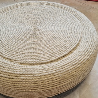 Tisch aus einem alten Autoreifen