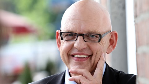 Rechtsanwalt Franz Obst aus Koblenz gibt Tipps bei Nachbarschaftsstreit