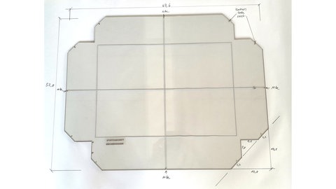 Holzkiste mit Sitzpolster