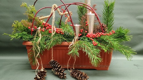 Weihnachtlicher Balkonkasten