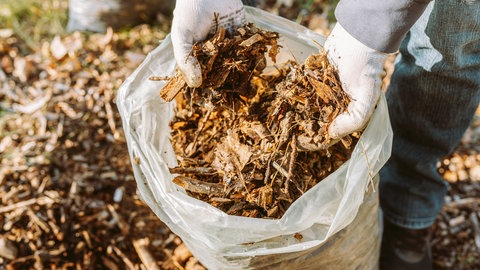Rindenmulch in der Tüte