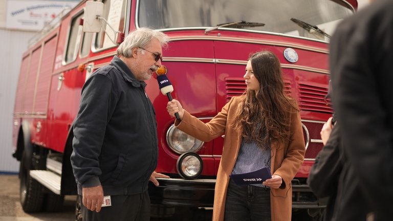 Historische Feuerwehr-Autos auf den Maimarkt in Mannheim. 