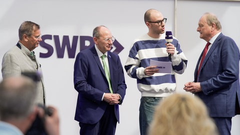 BW-Landwirtschaftsminister Peter Hauk auf der SWR-Bühne. Zusammen mit Mannheims Oberbürgermeister Christian Specht (CDU) und dem Präsidenten des Deutschen Bauernverbandes Joachim Rukwied