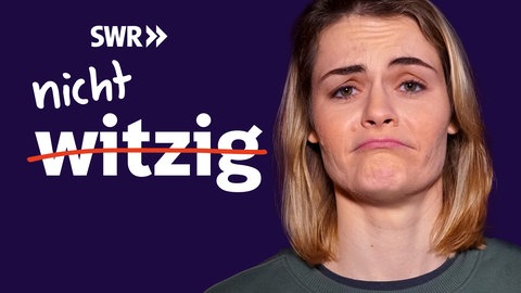 nicht witzig - Humor ist, wenn die anderen lachen. Podcast-Folge mit Hazel Brugger. Autist redet mit Spaßvogel über Humor und Witz (Foto zeigt Sprechblase mit Hazel Brugger mit Schriftzug nicht witzig und SWR-Logo)