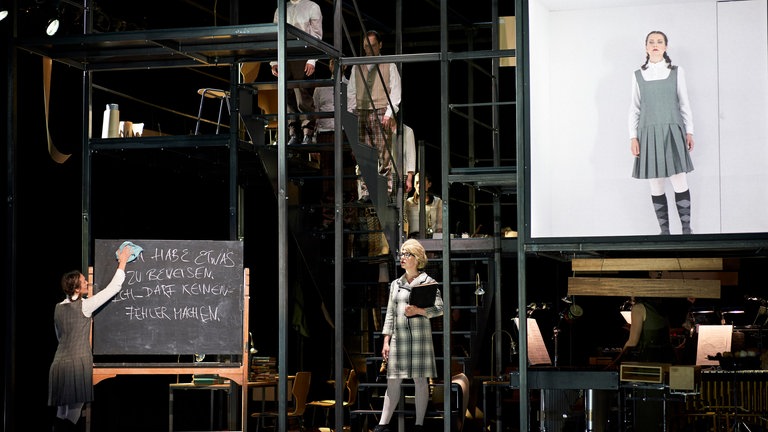 Der Fall Babel - Uraufführung bei den Schwetzinger SWR Festspielen