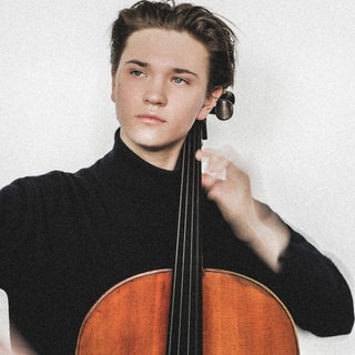 Cellist Arne Zeller