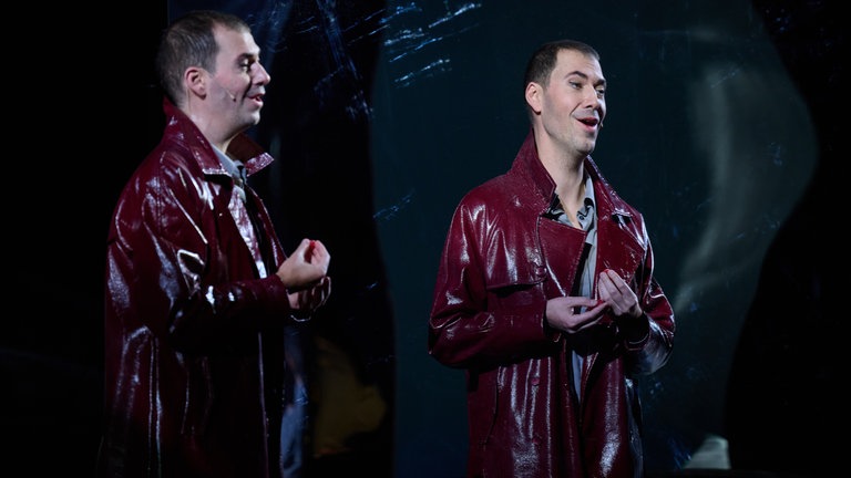 Countertenor Valer Sabadus als Malina in der gleichnamigen Oper