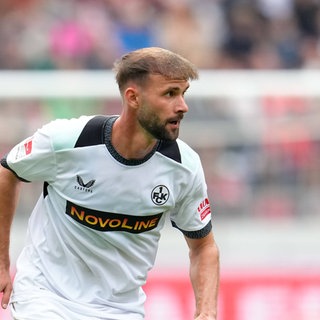 FCK-Verteidiger Simon Asta im Spiel gegen Hannover 96