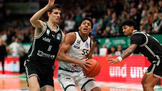 In der Basketball-Bundesliga besiegen die Gladiators Trier die Bamberg Baskets