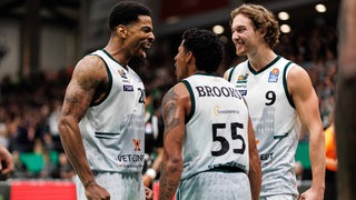 In der Basketball-Bundesliga besiegen die Gladiators Trier die Bamberg Baskets