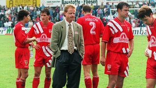 Der VfB Stuttgart scheiterte 1995 mit dem 26. Elfmeterschuss in Sandhausen 