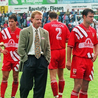 Der VfB Stuttgart scheiterte 1995 mit dem 26. Elfmeterschuss in Sandhausen 