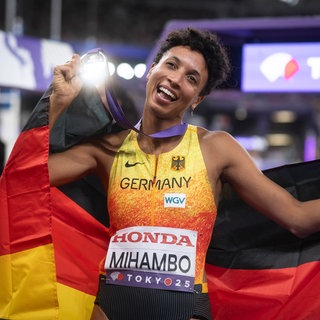 Malaika Mihambo bei der WM mit Medaille