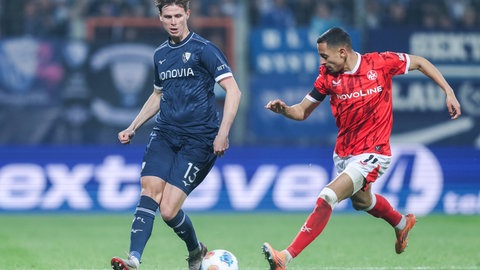 Seit Oktober 2020 im Trikot der Roten Teufel: FCK Linksaußen Kenny Prince Redondo (hier im Duell gegen den Bochumer Oliver Olsen