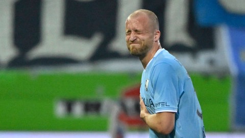 Phlipp Hofmann (Bochum) mit schmerzverzerrtem Gesicht