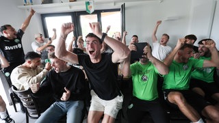 Jubel beim FV Engers über die Pokalauslosung.jpg