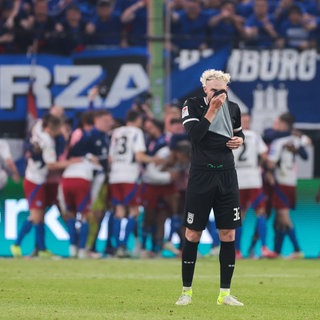 Ein enttäuschter Philipp Strompf nach seinem Eigentor gegen den Hamburger SV