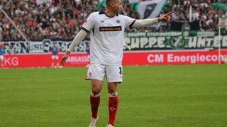 FCK-Spieler Luca Sirch beim Auswärtsspiel in Hannover.