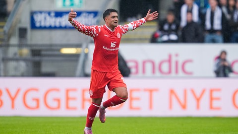 Mit seinem Hammer aus 28 Meter schoss Nadiem Amiri Mainz 05 in der Conference League beim Rosenborg BK aus Trondheim in Führung.