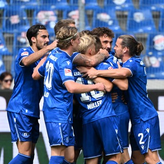Spieler des Karlsruher SC jubeln
