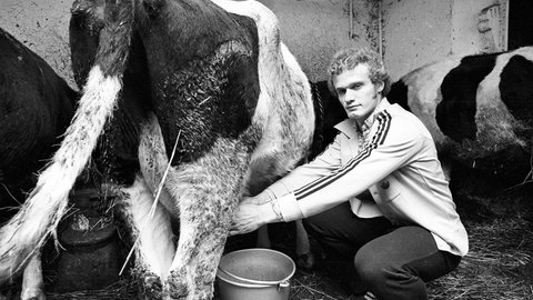 Hans-Peter-Briegel hat in den ersten Karriere-Jahren immer noch im elterlichen Betrieg geholfen.