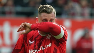 Letzte Woche war der 1. FC Kaiserslautern in Karlsruhe noch der gefeierte Last-Minute-Sieger, gegen den Club ließen die Pfälzer nun spät zwei Punkte liegen