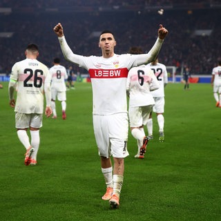 Bilal El Khannouss vom VfB Stuttgart feiert sein Tor gegen Feyenoord Rotterdam