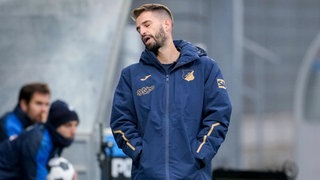 Die TSG Hoffenheim hat sich von ihrem Frauen-Chefcoach Theodoros Dedes getrennt.