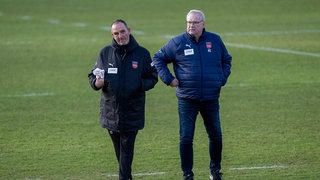 Trainer Frank Schmidt und Vorstandschef Holger Sanwald vom 1. FC Heidenheim vor dem Spiel bei Union Berlin.