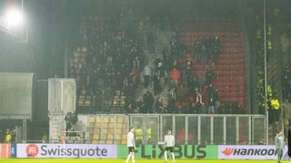 Leerer VfB-Fanblock in Deventer