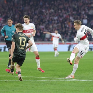 Chris Führich vom VfB Stuttgart trifft gegen Union Berlin. 