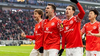 Stefan Bell bejubelt sein Tor für Mainz gegen Wolfsburg