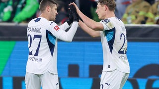 Alexander Prass (TSG 1899 Hoffenheim) bejubelt seinen Treffer zum 0:1 mit Andrej Kramaric