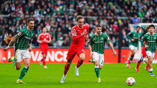 Kapitän Silvan Widmer (hier im Laufduell mit Marco Friedl und Romano Schmid) führte Mainz 05 zum Sieg gegen Werdern Bremen.