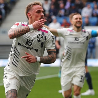 Phillip Tietz (Mainz 05) jubelt über seinen Treffer gegen Hoffenheim