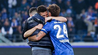 Marvin Wanitzek und Fabian Schleusener freuten sich nach dem Sieg gegen Arminia Bielefeld mit ihren scheidenden Trainer Christian Eichner.