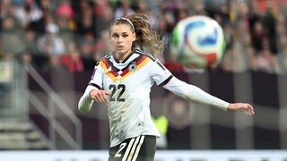 Jule Brand glänzt im DFB-Trikot als Vorbereiterin und Torschützin