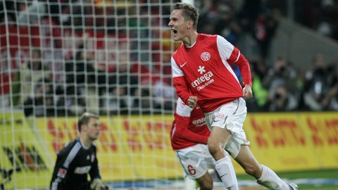 Am 27. November 2011 köpfte Niko Bungert das dritte Mainzer Tor beim 3:2-Sieg gegen den FC Bayern München.